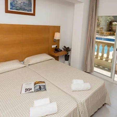 Elegance Playa Arenal Hotel 2*
