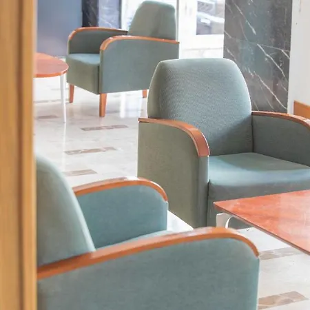 Hotel Elegance Playa Arenal 2*